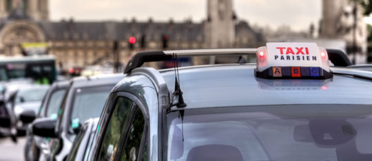 chauffeur de taxi parisien