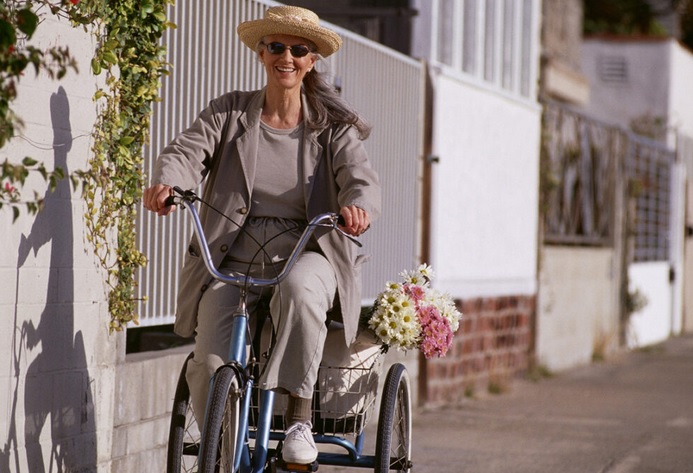 Le tricycle pour adulte : des accessoires pratiques disponibles